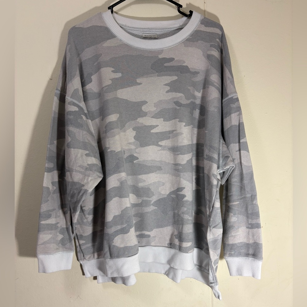 AMERICAN EAGLE WOMENS CAMO SWEATSHIRT